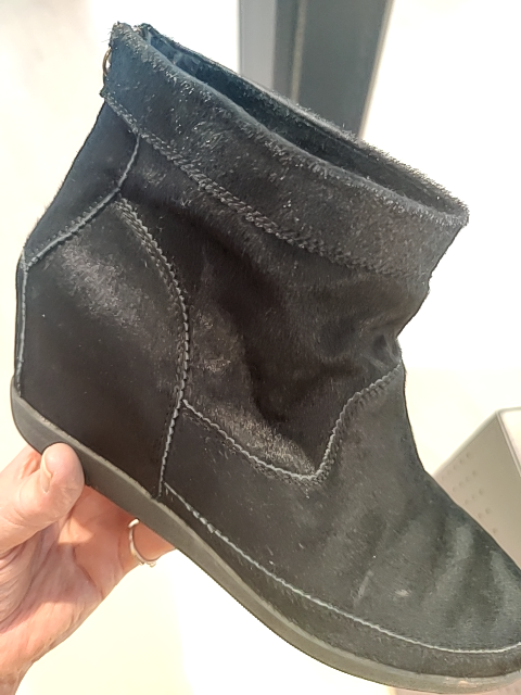 Shoe the Bear, støvlet, sort sælskind